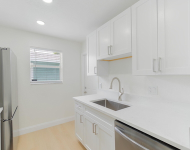 2831 N Seacrest Boulevard - Photo Thumbnail 9