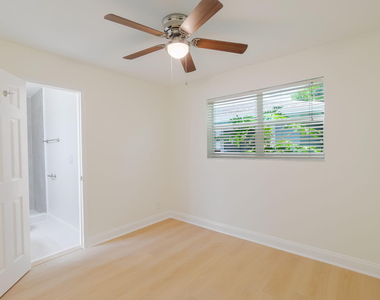 2831 N Seacrest Boulevard - Photo Thumbnail 12