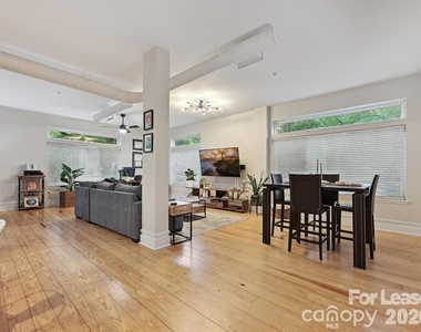 404 N Laurel Avenue - Photo Thumbnail 2