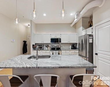 404 N Laurel Avenue - Photo Thumbnail 15