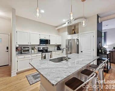 404 N Laurel Avenue - Photo Thumbnail 14