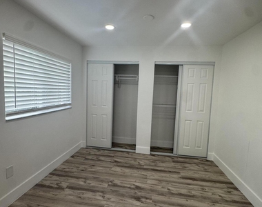 3610 N 56th Avenue - Photo Thumbnail 3