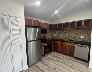 3610 N 56th Avenue - Photo Thumbnail 4