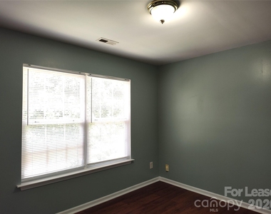 5226 Beam Lake Drive - Photo Thumbnail 15