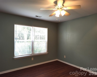 5226 Beam Lake Drive - Photo Thumbnail 11