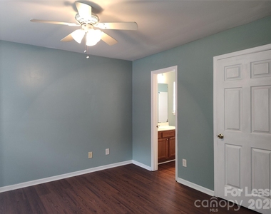 5226 Beam Lake Drive - Photo Thumbnail 9