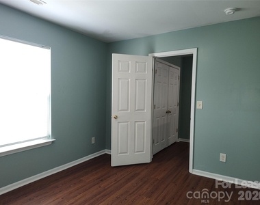 5226 Beam Lake Drive - Photo Thumbnail 20
