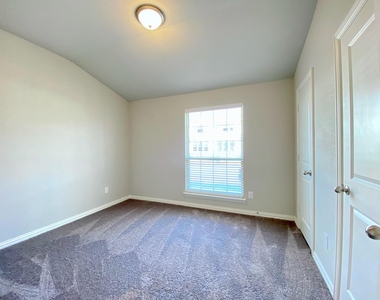 3404 Solana Circle - Photo Thumbnail 14