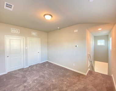 3404 Solana Circle - Photo Thumbnail 33