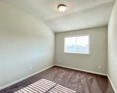 3404 Solana Circle - Photo Thumbnail 18