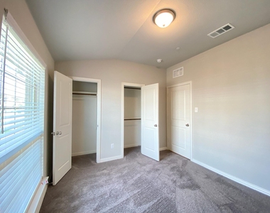 3404 Solana Circle - Photo Thumbnail 25