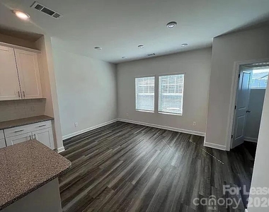 2027 Tears Lane - Photo Thumbnail 4