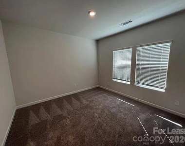 2027 Tears Lane - Photo Thumbnail 12