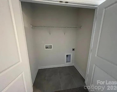 2027 Tears Lane - Photo Thumbnail 13