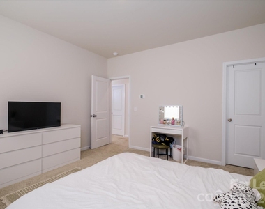 6135 Snowy Egret Avenue - Photo Thumbnail 17