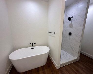 2216 Langford Street - Photo Thumbnail 13