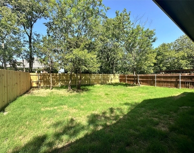 2216 Langford Street - Photo Thumbnail 15