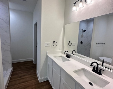 2216 Langford Street - Photo Thumbnail 11