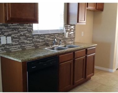 925 Parkplace Ridge - Photo Thumbnail 2