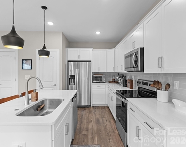 58 Walnut Springs Drive - Photo Thumbnail 8