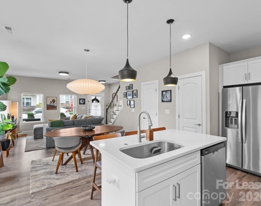 58 Walnut Springs Drive - Photo Thumbnail 7