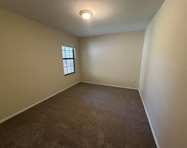 1142 Landon Lane - Photo Thumbnail 18