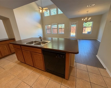 1142 Landon Lane - Photo Thumbnail 8