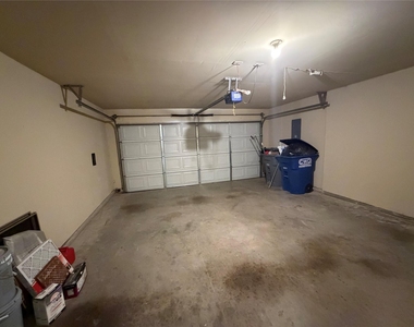 1142 Landon Lane - Photo Thumbnail 13
