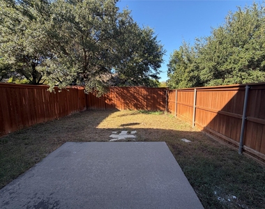 1142 Landon Lane - Photo Thumbnail 6