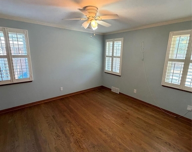 6452 E Lovers Lane - Photo Thumbnail 5