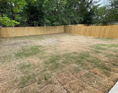 524 W Florence Street - Photo Thumbnail 16