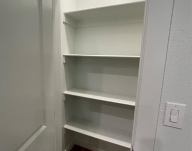 524 W Florence Street - Photo Thumbnail 10
