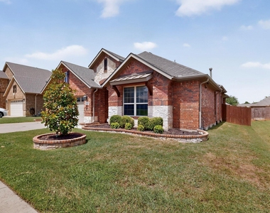 9215 Moon River Court - Photo Thumbnail 3