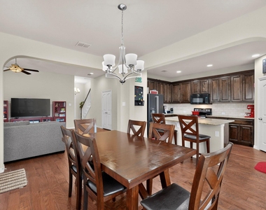 9215 Moon River Court - Photo Thumbnail 10