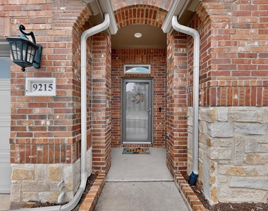 9215 Moon River Court - Photo Thumbnail 4