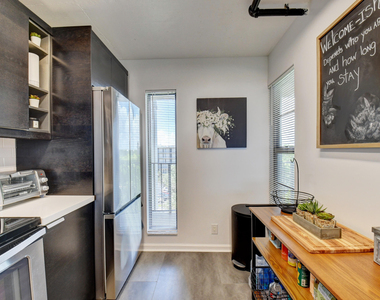17 Royal Palm Way - Photo Thumbnail 5