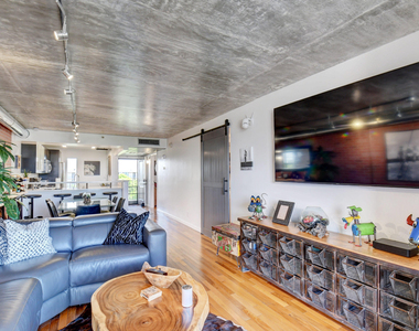 17 Royal Palm Way - Photo Thumbnail 15
