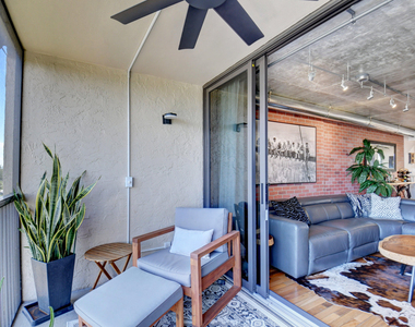17 Royal Palm Way - Photo Thumbnail 14