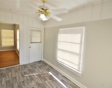 3427 Kinmore Street - Photo Thumbnail 17