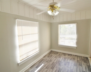 3427 Kinmore Street - Photo Thumbnail 18