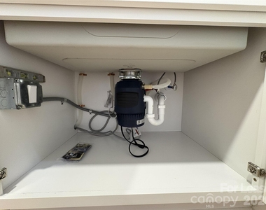 1412 Kenilworth Avenue - Photo Thumbnail 28