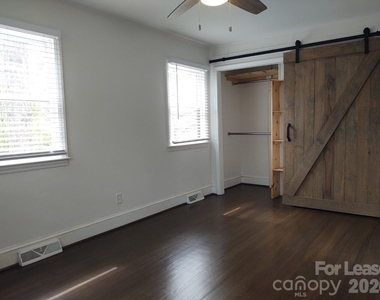 5121 Kistler Avenue - Photo Thumbnail 10