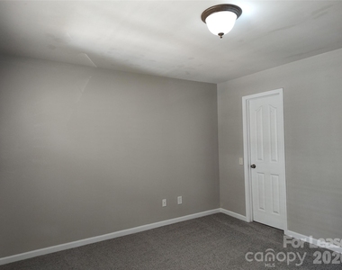 8952 Kirkley View Court - Photo Thumbnail 21
