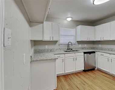 6602 Gardenia Drive - Photo Thumbnail 4