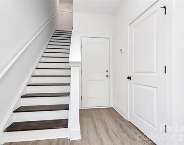 212 Nelson Avenue - Photo Thumbnail 9
