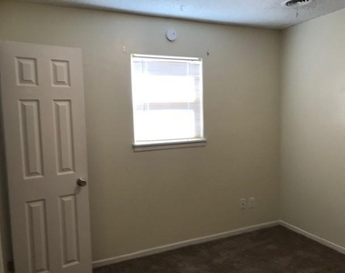 5234 Burbank Drive - Photo Thumbnail 13