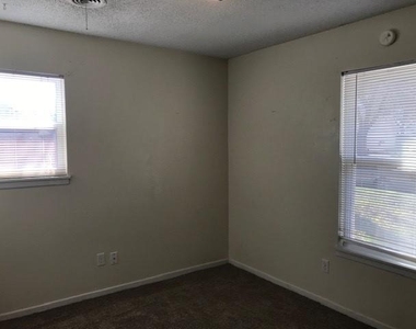 5234 Burbank Drive - Photo Thumbnail 12