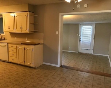 5234 Burbank Drive - Photo Thumbnail 4
