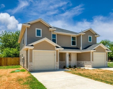 201 S May Street - Photo Thumbnail 1