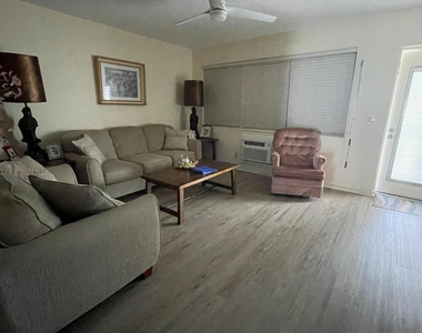 147 Markham G - Photo Thumbnail 2
